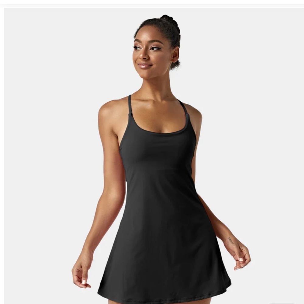 Halara active dress. Size medium, navy blue colour.